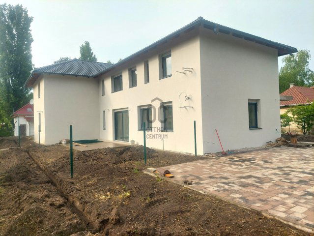 Eladó téglalakás, Siófokon 76.4 M Ft, 3 szobás