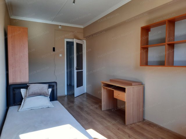 Kiadó panellakás, albérlet, Kecskeméten 220 E Ft / hó, 3 szobás