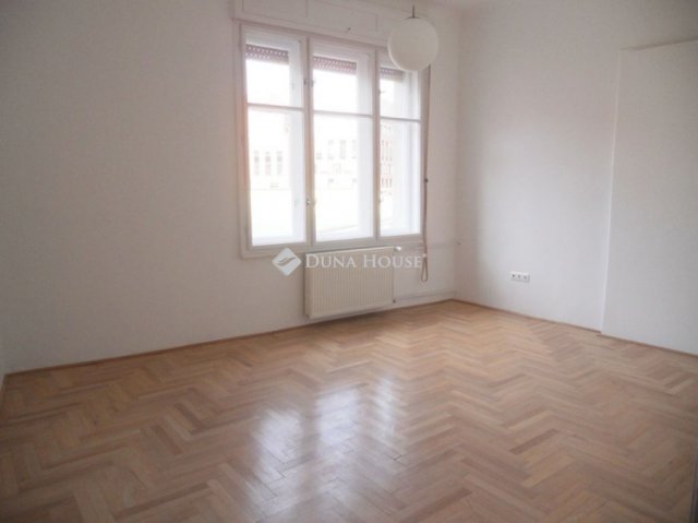 Eladó téglalakás, Budapesten, VIII. kerületben 101 M Ft
