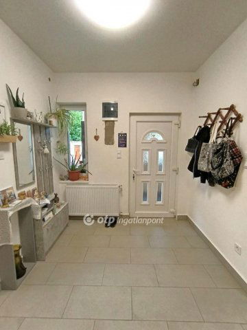 Eladó családi ház, Sóskúton 70.9 M Ft, 3 szobás