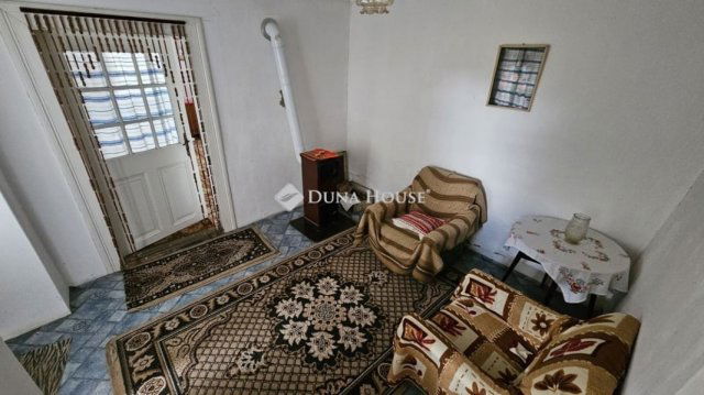 Eladó családi ház, Dunaföldváron 20 M Ft, 2 szobás