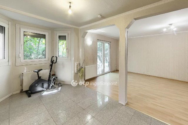 Eladó családi ház, Szigetszentmiklóson 84 M Ft, 4 szobás