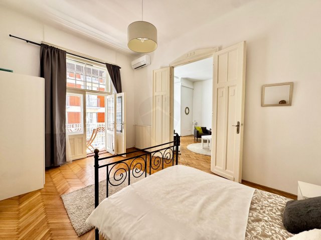 Eladó téglalakás, Budapesten, VI. kerületben 228.9 M Ft