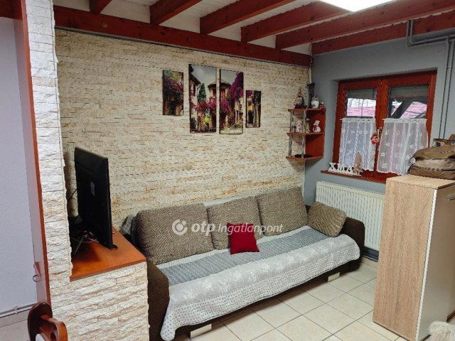 Eladó téglalakás, Szigethalmon 50.99 M Ft, 3 szobás