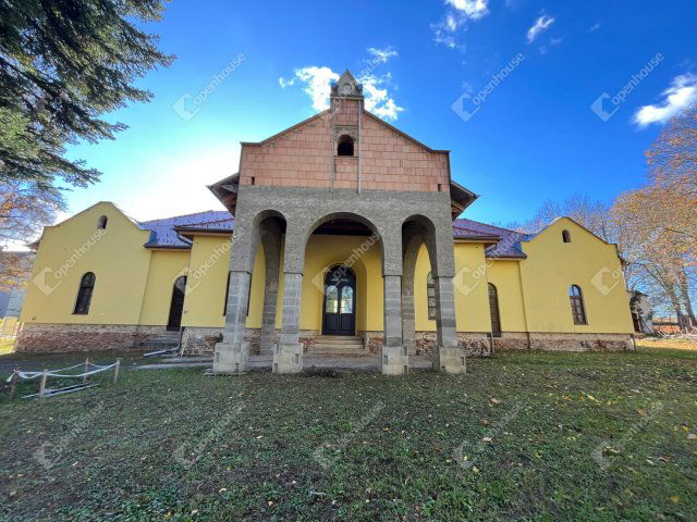 Kiadó üzlethelyiség, Magyaratádon 500 E Ft / hó, 13 szobás