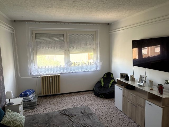 Eladó panellakás, Esztergomban, Bánomi dűlőn 42.9 M Ft