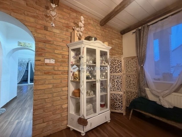 Eladó családi ház, Vecsésen 129.9 M Ft, 4 szobás