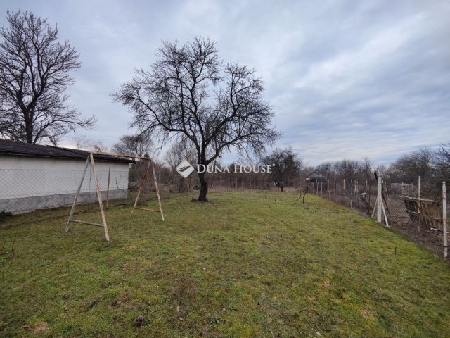 Eladó családi ház, Péterin 35 M Ft, 2 szobás