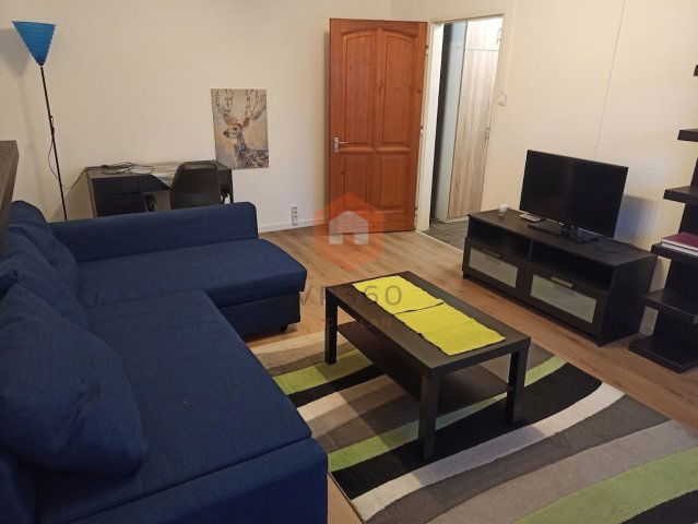 Kiadó panellakás, albérlet, Pécsett 160 E Ft / hó, 2 szobás