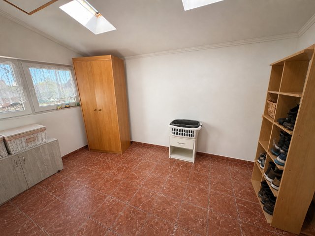Eladó családi ház, Tökölön 109.9 M Ft, 2+1 szobás