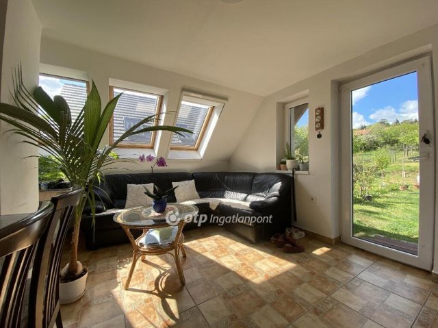 Eladó családi ház, Zamárdiban 170 M Ft, 3+3 szobás