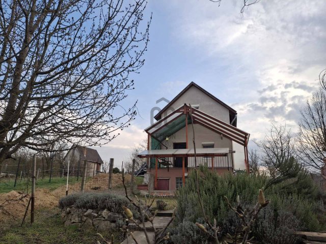 Eladó nyaraló, Dorogon 44.99 M Ft, 2 szobás