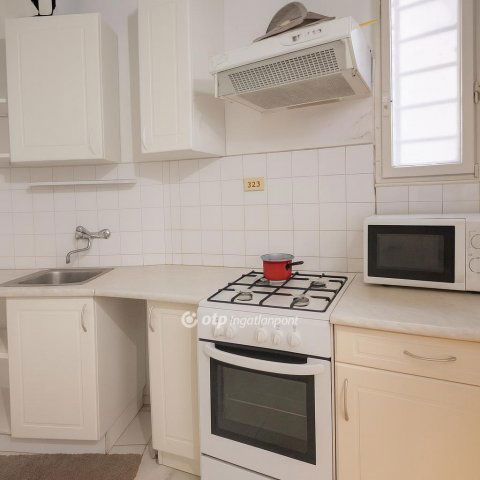 Eladó téglalakás, Budapesten, VIII. kerületben 72.9 M Ft