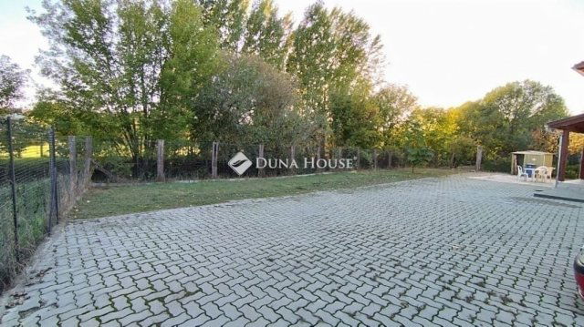 Eladó ikerház, Sülysápon 73.9 M Ft, 4 szobás