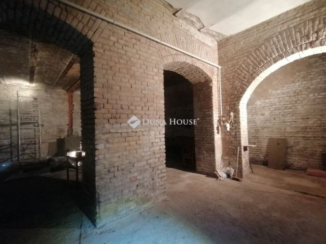 Eladó üzlethelyiség, Budapesten, IX. kerületben 34.99 M Ft