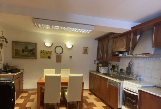 Eladó családi ház, Párin 17.8 M Ft, 1 szobás