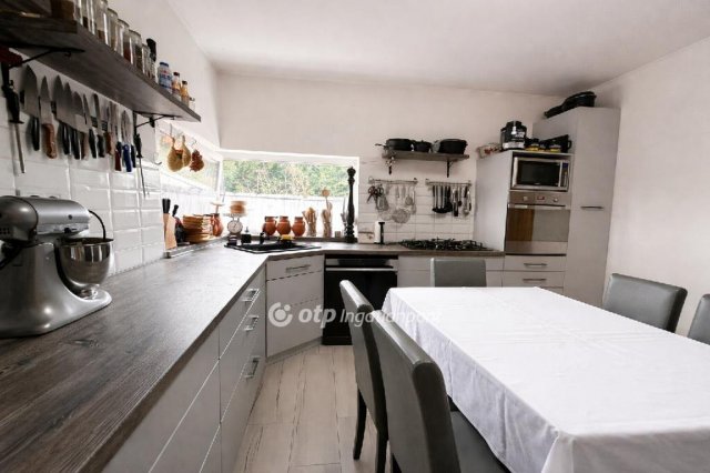 Eladó családi ház, Délegyházán 179 M Ft, 5 szobás