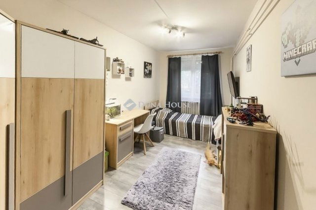 Eladó panellakás, Kecskeméten 55 M Ft, 3 szobás