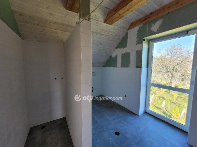 Eladó családi ház, Balatonalmádiban 158 M Ft, 3+2 szobás
