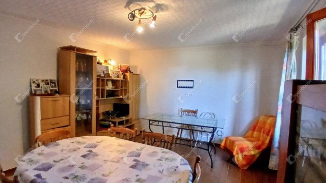 Eladó családi ház, Nován 29.5 M Ft, 2 szobás