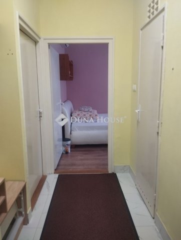 Eladó téglalakás, Pécsett 54 M Ft, 2 szobás