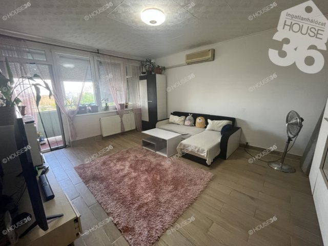 Eladó panellakás, Dunaföldváron 22.9 M Ft, 2 szobás