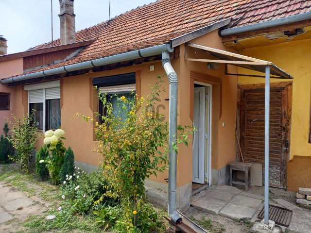 Eladó családi ház, Baján 15.5 M Ft, 1 szobás