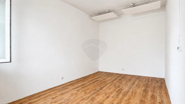 Eladó téglalakás, Budapesten, XV. kerületben 43 M Ft, 2 szobás