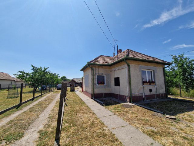 Eladó családi ház, Kőröstetétlenen 23.9 M Ft, 3 szobás