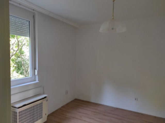 Eladó téglalakás, Debrecenben 59.9 M Ft, 2 szobás