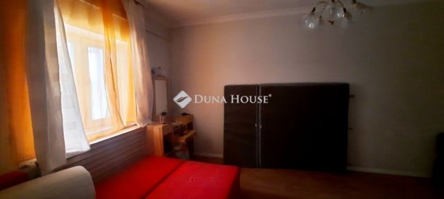 Eladó családi ház, Etyeken 68 M Ft, 5 szobás