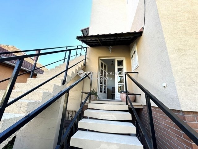 Eladó családi ház, Budapesten, XVIII. kerületben 199.9 M Ft