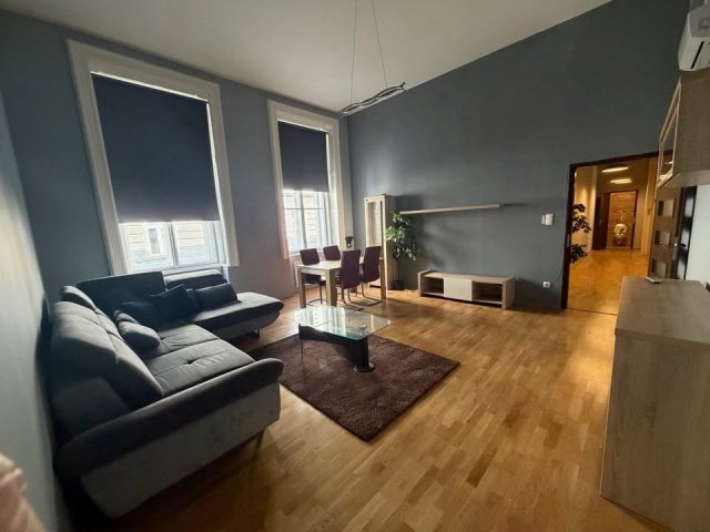 Kiadó téglalakás, albérlet, VI. kerületben, Kodály köröndön