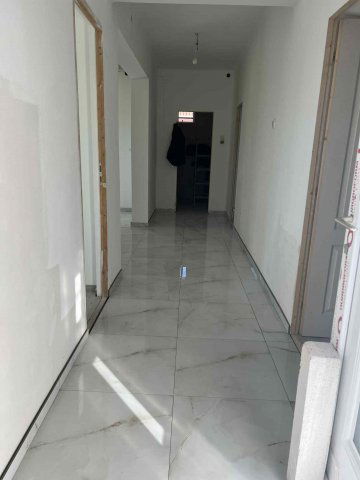 Eladó családi ház, Ercsiben 49 M Ft, 4 szobás