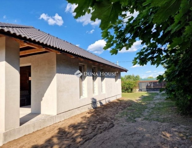 Eladó családi ház, Szentmártonkátán 39.999 M Ft, 4 szobás