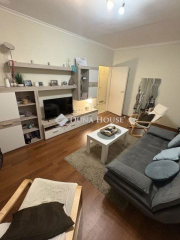 Kiadó panellakás, albérlet, Pécsett 200 E Ft / hó, 2 szobás