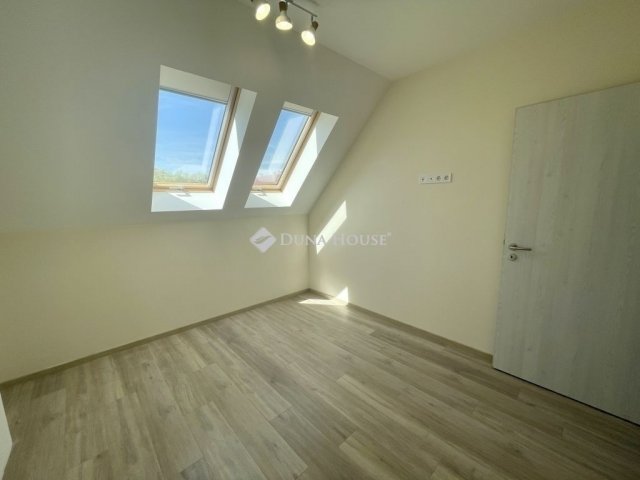 Eladó téglalakás, Kecskeméten 89.9 M Ft, 4 szobás