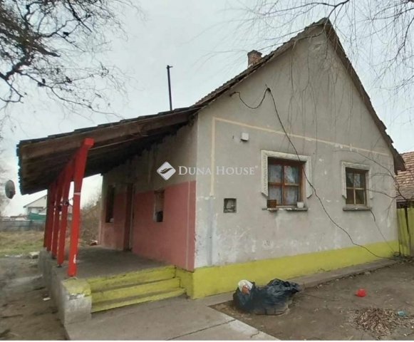 Eladó családi ház, Nagykátán 10 M Ft, 3 szobás