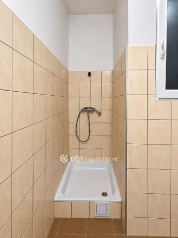 Eladó téglalakás, Budapesten, XV. kerületben 45 M Ft, 2 szobás