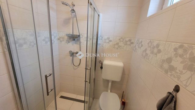 Eladó családi ház, Cegléden 115 M Ft, 5 szobás