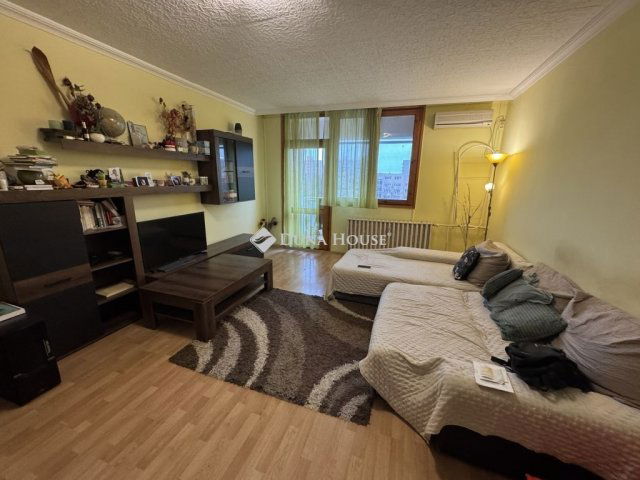 Eladó panellakás, Kecskeméten 42.9 M Ft, 2 szobás