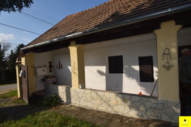 Eladó családi ház, Góron 22.9 M Ft, 2 szobás