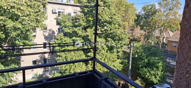 Eladó téglalakás, Pécsett 32.9 M Ft, 2 szobás