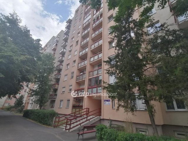Eladó panellakás, Debrecenben 59.9 M Ft, 2 szobás