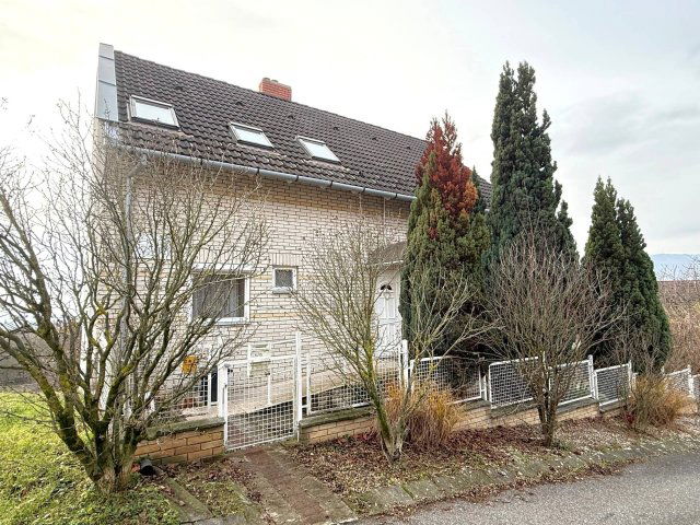 Eladó családi ház, Pécsett 149 M Ft, 5+2 szobás