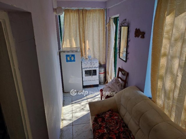 Eladó nyaraló, Győrött 16 M Ft, 2 szobás / költözzbe.hu