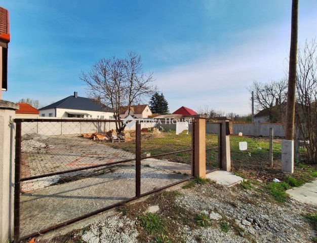 Eladó telek, Győrzámolyon 25 M Ft / költözzbe.hu