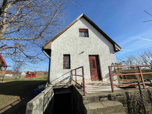 Eladó nyaraló, Siófokon 26 M Ft / költözzbe.hu