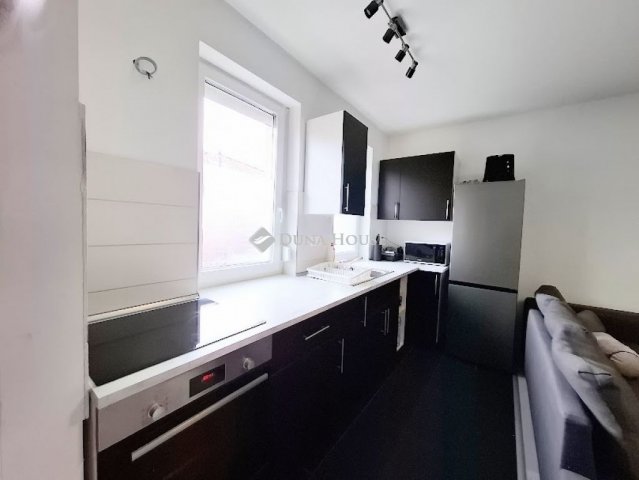 Eladó téglalakás, Szigetszentmártonban 47.5 M Ft, 2 szobás