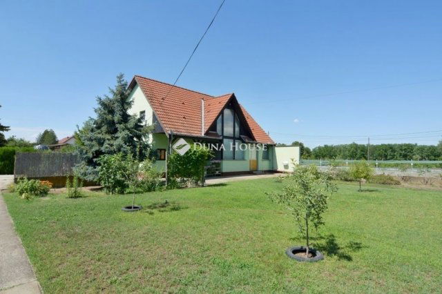 Eladó családi ház, Lakitelken 49.9 M Ft, 5 szobás